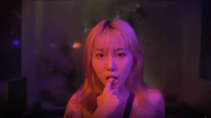 JVID性感女神STACY：光影摇曳中被紧缚，蜜穴渐湿等你征服！