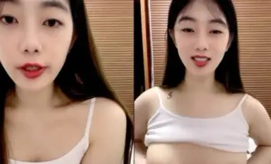 七彩幼师反差实录：校园清纯巨乳老师回家秒变欲女，粉嫩淫穴大开任你玩！