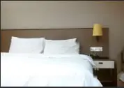 用力顶入兼职援交大三学生妹，娇喘连连高潮迭起