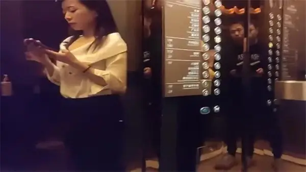 22岁高颜值小妹酒店约炮实录，小秋探花偷拍流出！