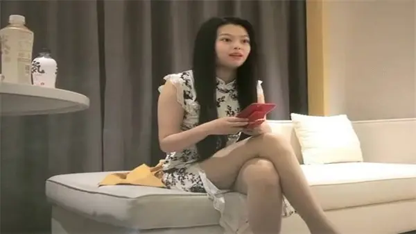 91沈先生3000元高价私约长腿模特，极品白皙美腿任你把玩射爆！