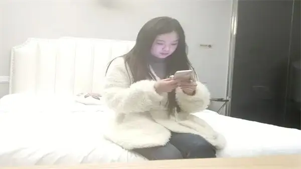 新作速递 高颜值外围大圈女神蜜桃臀勾魂 直捣黑森林蜜穴疯狂输出 淫水喷汁欲仙欲死