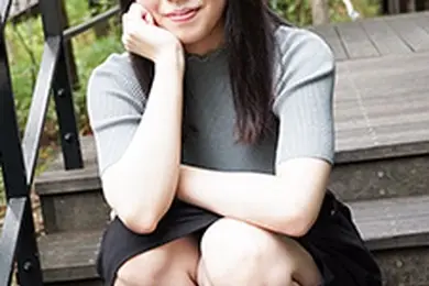 穿着淫秽内衣，与充满性感的素人女孩发生性关系！葵梅