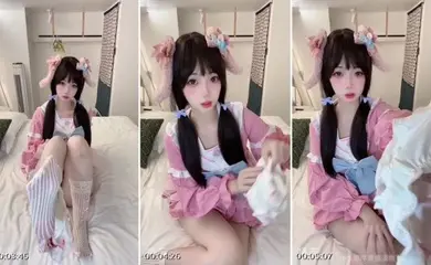 B站超高颜值大眼萌妹『奶芙』兔叽兔姬 粉嫩一线天肉鲍，超美颜值顶级尤物，清纯淫靡并存，美乳丰臀超反差小姐姐