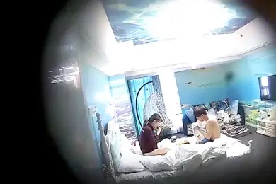 酒店偷拍大学生情侣开房探讨性爱把姿势玩了个遍妹子颜值非常不错