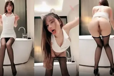 嫩模艾小青私拍极品网红嫩模艾小青_猫耳女郎浴大尺度私拍