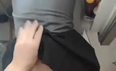 真实家庭乱伦跟表妹这个夏天第N次做爱了开始这小骚货还有点生疏经过一个假期的联系小骚货越来越熟练了虽然操了这么久但是看到小骚货穿着jk