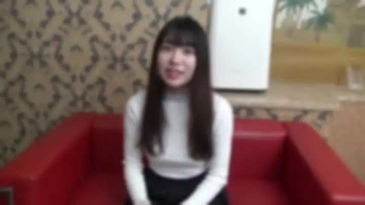 FC2-3070552 若いってだけで贅沢なのに。明るくかわいい18歳の初撮り中出し！！-CD1