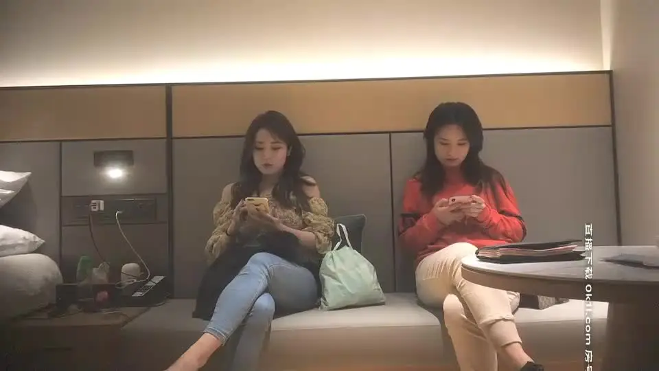 超瘦苗条妹子抠逼自慰直播