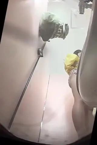 精品推荐 岛国经典盜撮 海灘日式廁所双镜偷拍美女换衣嘘嘘~V~盜撮美女海灘日式廁所 6