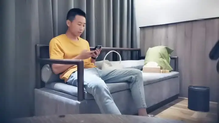 极品尤物模特女神性感美腿肉丝舔屌按头插嘴，第一视角足交，骑乘位深插，操翻小骚穴A