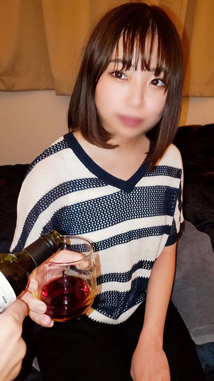  FC2-1893352 【流出】♯色白巨乳な元セフレ。家飲みして二人だけの秘密としてハメ撮り、生中出し。