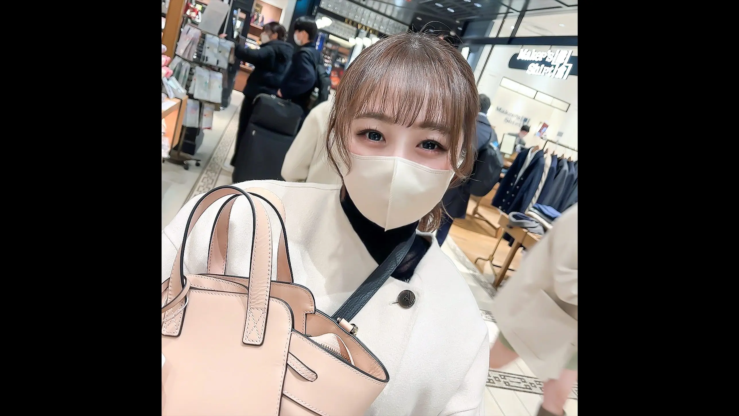 第一枪! !一个厌男美容俱乐部成员,她无法摆脱被集体强奸和堕胎的过去的黑暗。