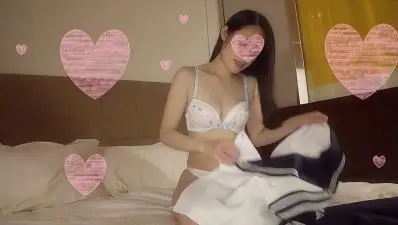 清楚S级美女 箱入パイパン娘が両亲に隠れてエロ三昧