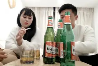 换妻探花很久没播回归4P首秀,。