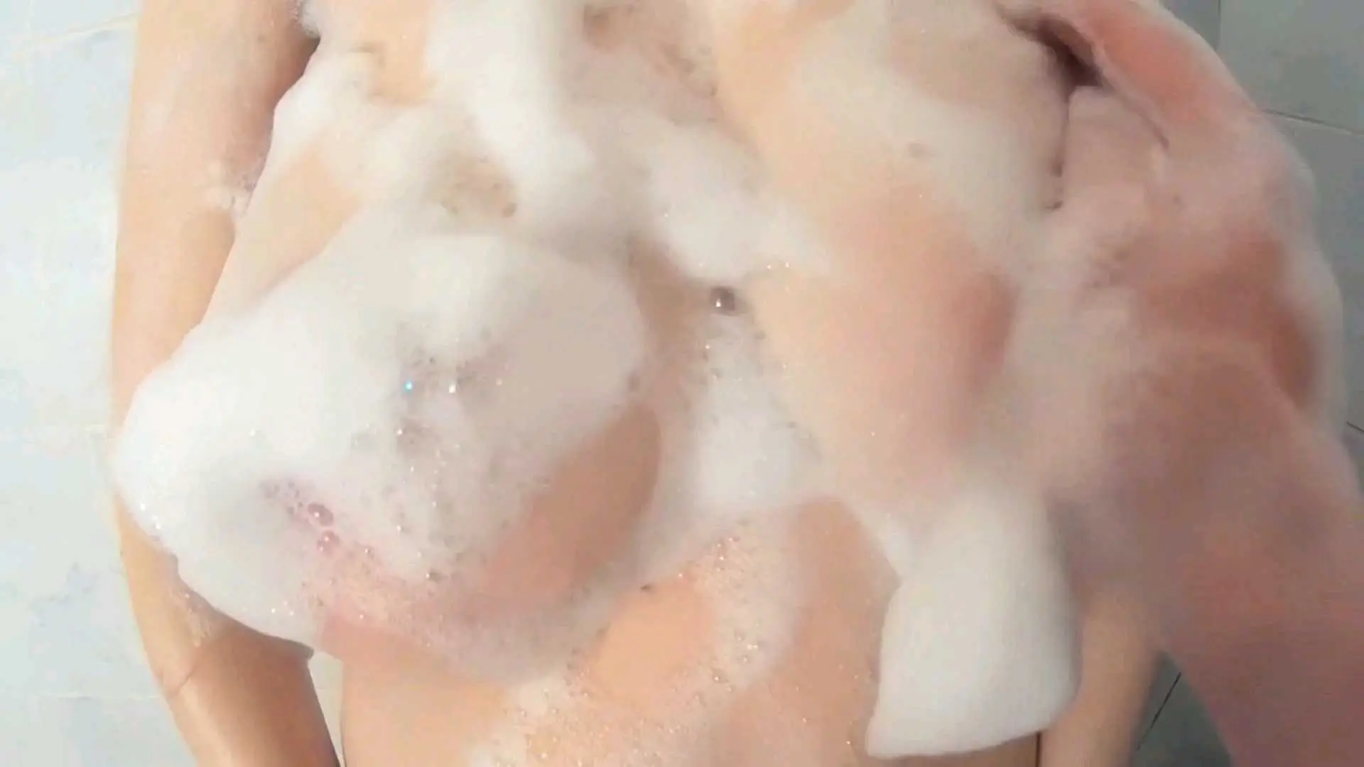 国产牛人操超乳H罩杯混血洋妞,小穴粉嫩,身材火辣爆表
