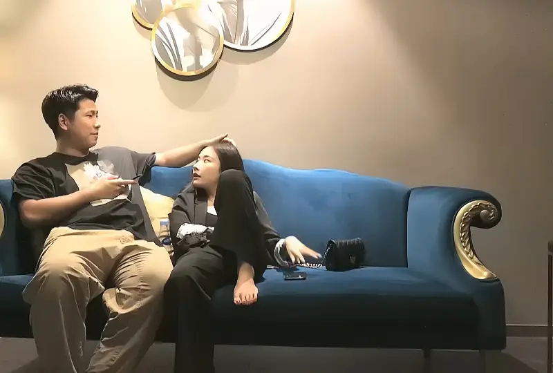 和性感大长 腿黑衣妹子 啪啪 , 舌吻 摸逼调情有一手