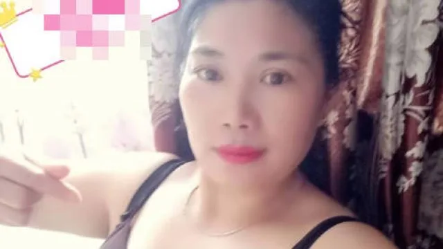 满身肥肉纹身熟女一看年轻时就是不简单-阿姨终结者