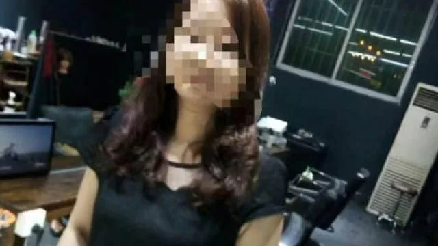 附近人加的熟女人妻老公半年多没操她便宜我了