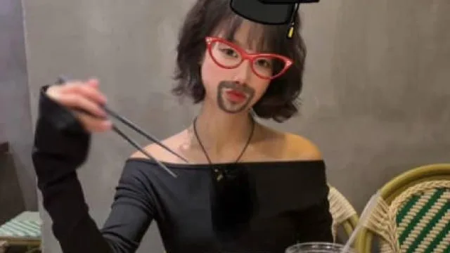 再一次把我的亲妹妹操了狠狠地舔她的逼插她的嫩穴