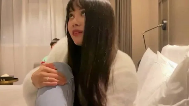 甜美笑容惹人怜爱巨乳嫩妹水流成河-小文探花