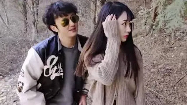 带清纯女友爬山不小心被金国公主上身-糖糖