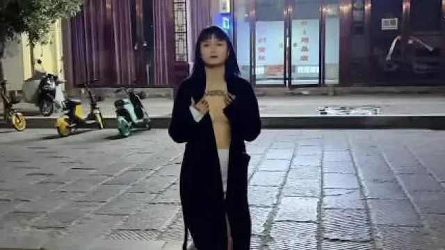 回家过年粉丝福利街头露出-思思