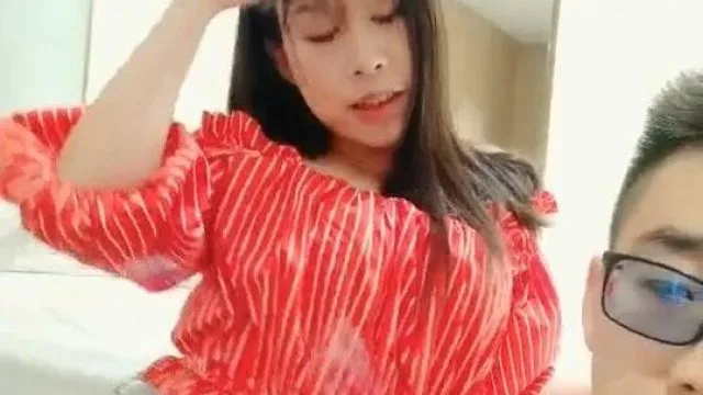 小马哥买了一大盒避孕套约炮那个桑拿骚姐姐