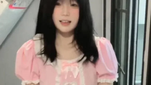 同事的亲妹妹被我拿下艺校的班花