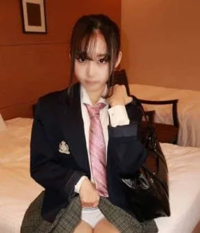 FC2PPV-4667639 一个住在乡村的单纯苗条的女孩