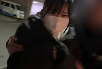 FC2PPV-4619584 她很可爱而且超级敏感