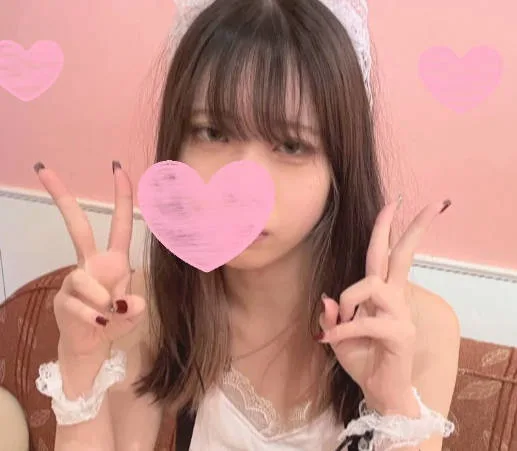 FC2PPV-4612845 最漂亮的女孩长相清新