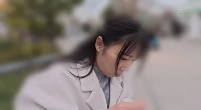 ebwh-234初めて出来た彼女を脱がしたら…着衣から想像できない物凄い色白美巨乳とピンク乳首 大興奮の僕は性欲尽きるまでハメまくった 岡田優愛