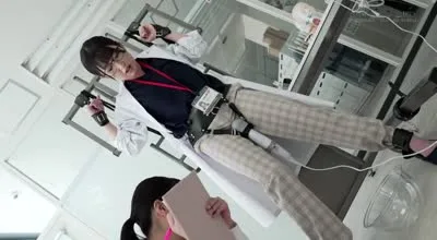 SDJS-315 固定電マ連続お漏らし実験「膣がバグるほど刺激し続けたら？」をSOD女子社員6名が真面目に検証してみた結果オマ○コ決壊！もう限界でイキたくないはずなのにカラダが気持ち良くなろうと勝手に動いてヒクつきワギナ過剰快楽懇願 SOD性科学ラボREPORT19