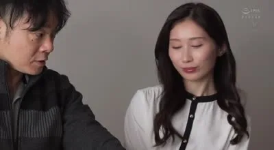 JUR-399 透明感120％、誰もが羨む理想の人妻『中出し』解禁！！ 夫と子作りSEXをした後はいつも義父に中出しされ続けています…。 京香栞