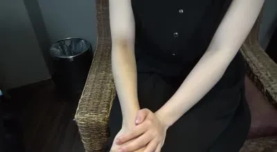 FC2PPV-4512992惊人身体神乳与仅身体关系的女友拍摄中出奖金