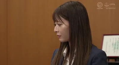 ABF-189 憧れの女上司と急遽、出張が決まり僕のミスでまさかの相部屋に…職場ではクールな女上司がとんでもないどエロ痴女に豹変？！ 野々浦暖
