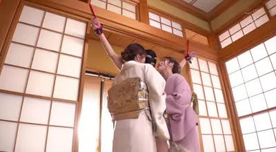 FPRE-193 W痴女女将が拘束逆3Pで持て成す高級宿 新村あかり 響つかさ