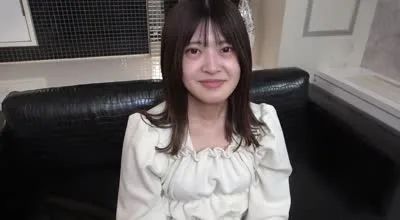 FC2PPV-3076063美丽的白皙蜜桃臀职业女孩