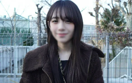 FC2PPV-3183031车内性爱大阴蒂美少女的阴部被胶带和振动器张开潮吹