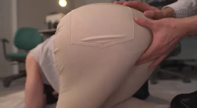 WAAA-375 働く巨尻お姉さんのピタパンに我慢できず即ズボッ！！全編セックス5本番！！ 佐山愛