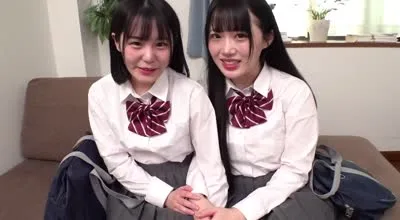 MUKD-565 一度でいいから挟まりたい。仲良し美少女2人の真ん中に。 百合の間に挟まりオジサン参上。友達同士で初めてのレズ3P。