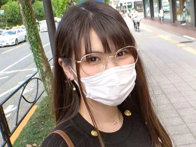 骑兵破解GANA-2792 マジ軟派、初撮。 1875 メガネ巨乳のOLさん！今夜片想いの人と約束があるけど…スタッフのたくましい体によだれ垂らしてOKしちゃいました！