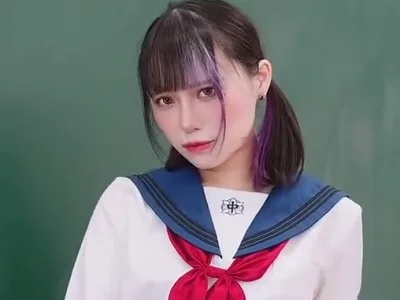 M系母狗学妹被学长发现喜欢在网络上色色成为肉便器的第一天-斋斋