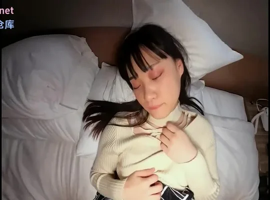 FC2PPV-3244412-绝美女神谢幕演出高潮痉挛