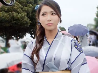 骑兵破解GANA-2134 花火大会ナンパ 08 花火大会帰りの浴衣お姉様2人組をGET！先輩が一緒だからと安心しきった後輩ちゃんは酔っ払って隙だらけ！別室に連れ込