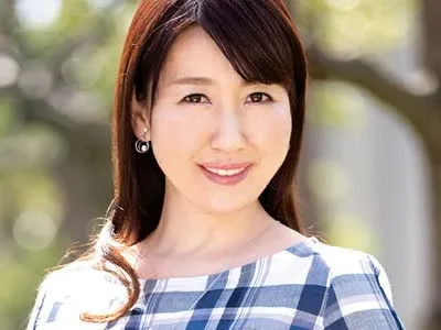 骑兵破解JRZD-971 初撮り人妻ドキュメント 月原和奈