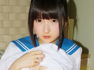 骑兵破解SIKA-055 あどけな炉利美少女を廻して2発中出し