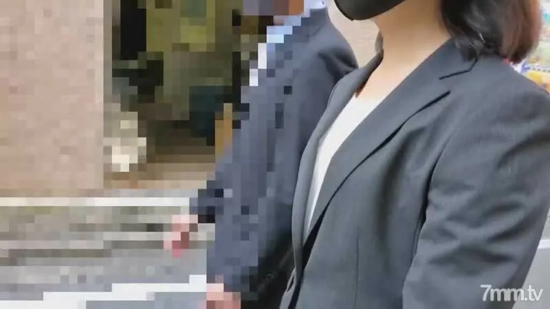 FC2-PPV-2462691 老板和女下属。午休时间亲密接触... 被老板在乎阴道射精的女员工。