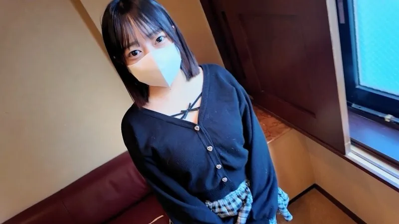 FC2-PPV-4833759 【神级美乳】与一位拥有傲人双峰的美艳偶像的秘密会面。她天真可爱的脸庞瞬间被惊人的喷水和持续高潮击垮！
